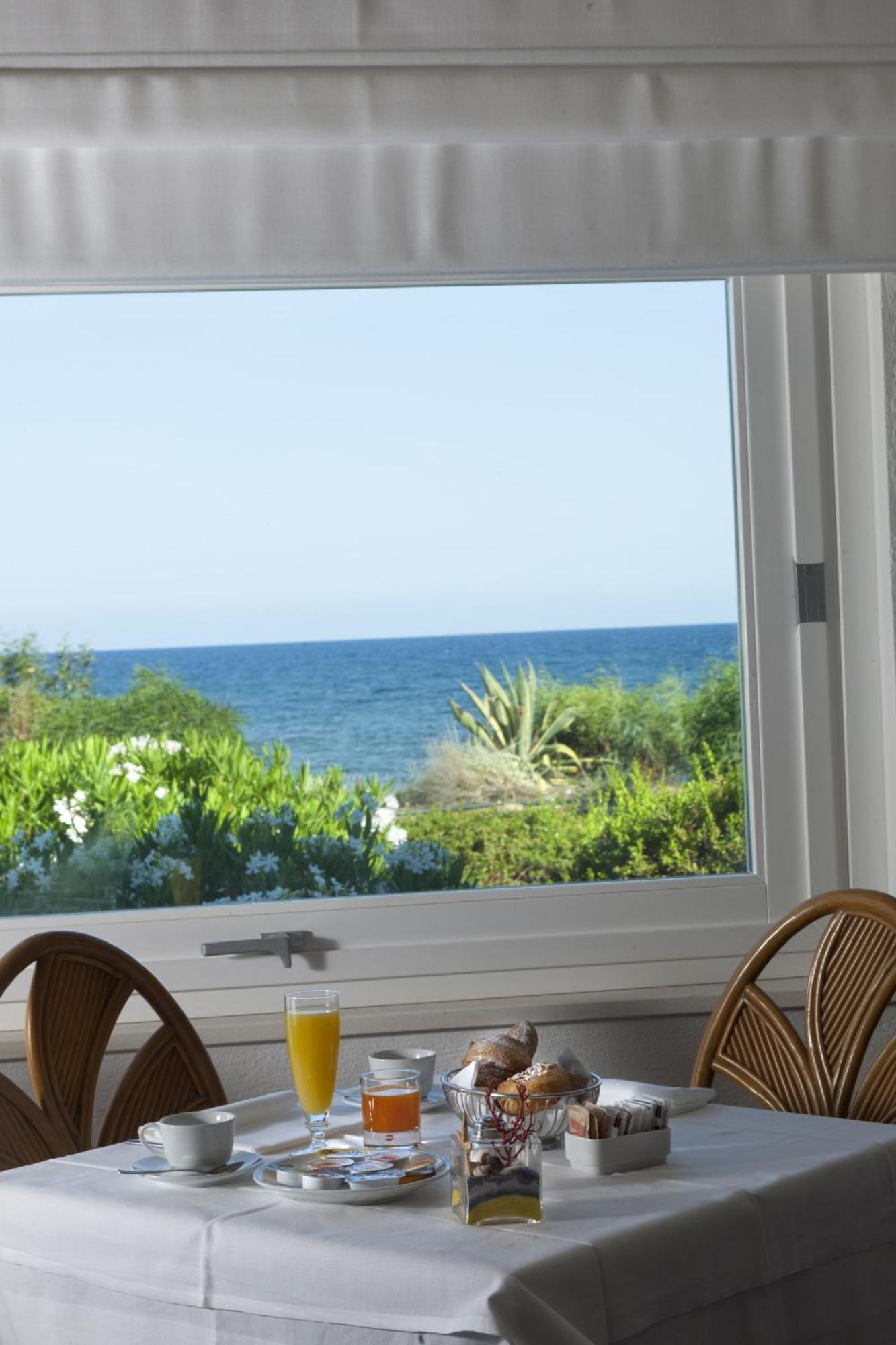 Hotel Mare Pineta Santa Margherita di Pula Zewnętrze zdjęcie